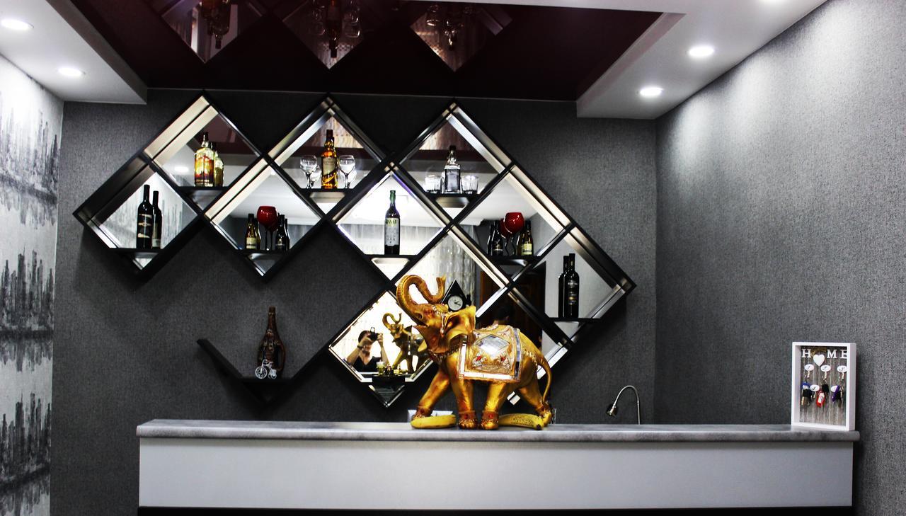 Golden Way Hotel Tbilisi ภายนอก รูปภาพ